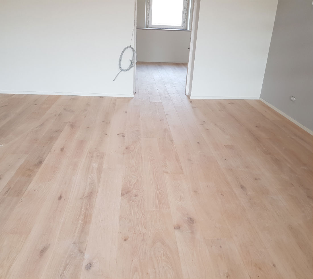 Simone Ambrosini posa parquet 4
